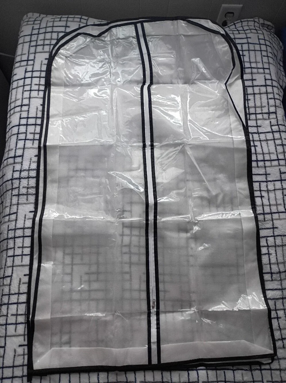 4 Pcs Zipper Garment Bags BRAND NEW 22